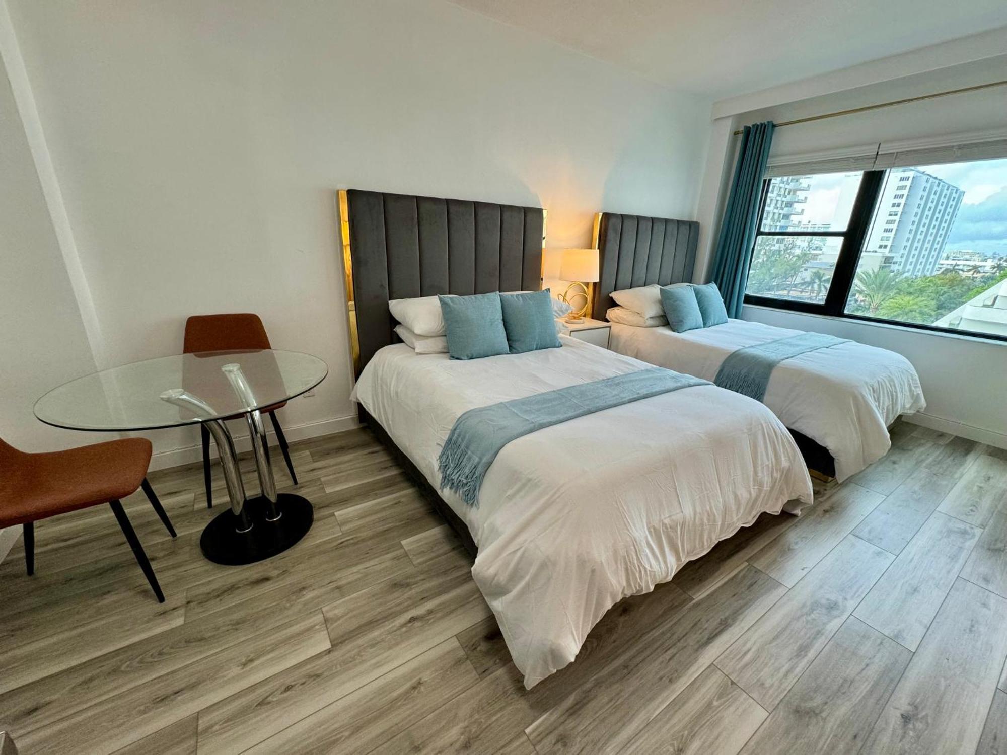 Directly On The Beach With Pool & Parking Miami Beach Exterior photo